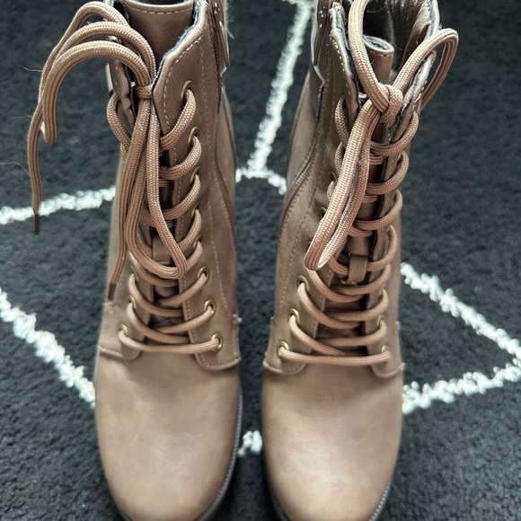 Dream Pairs Brown Khaki Beige Leather Combat Heeled Moto Boots - Picture 8 of 8